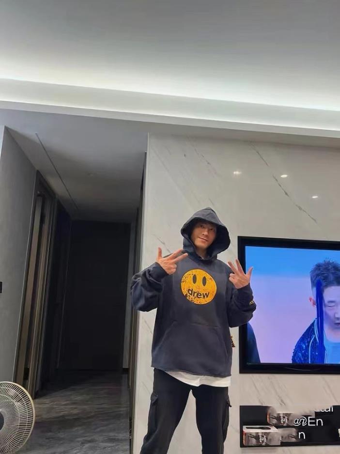 Best Replica Drew House Black Crack Hoodie - Colareps