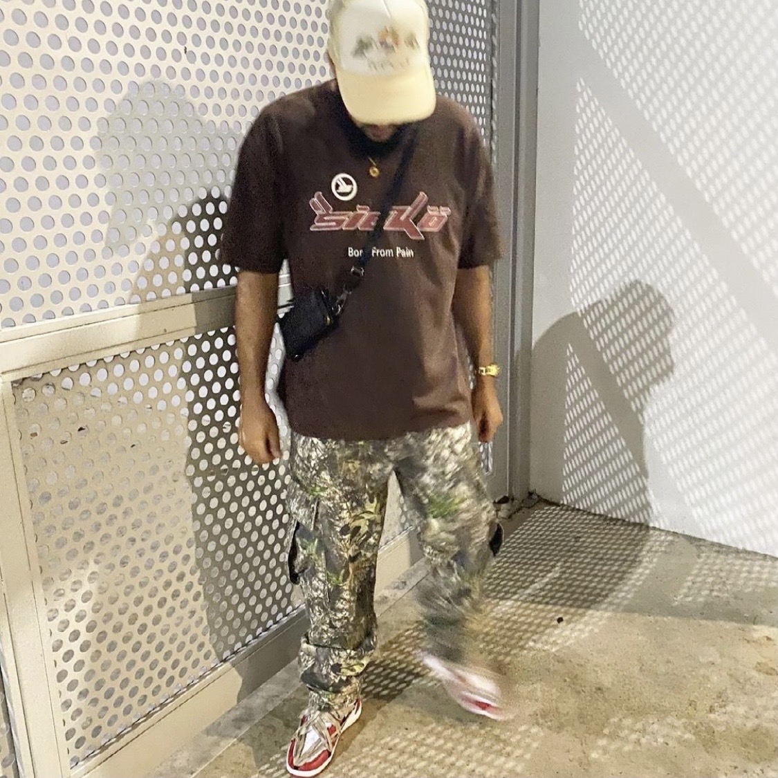 Best Replica 1:1 quality version Sicko.1993 red letters logo tee brown - Colareps