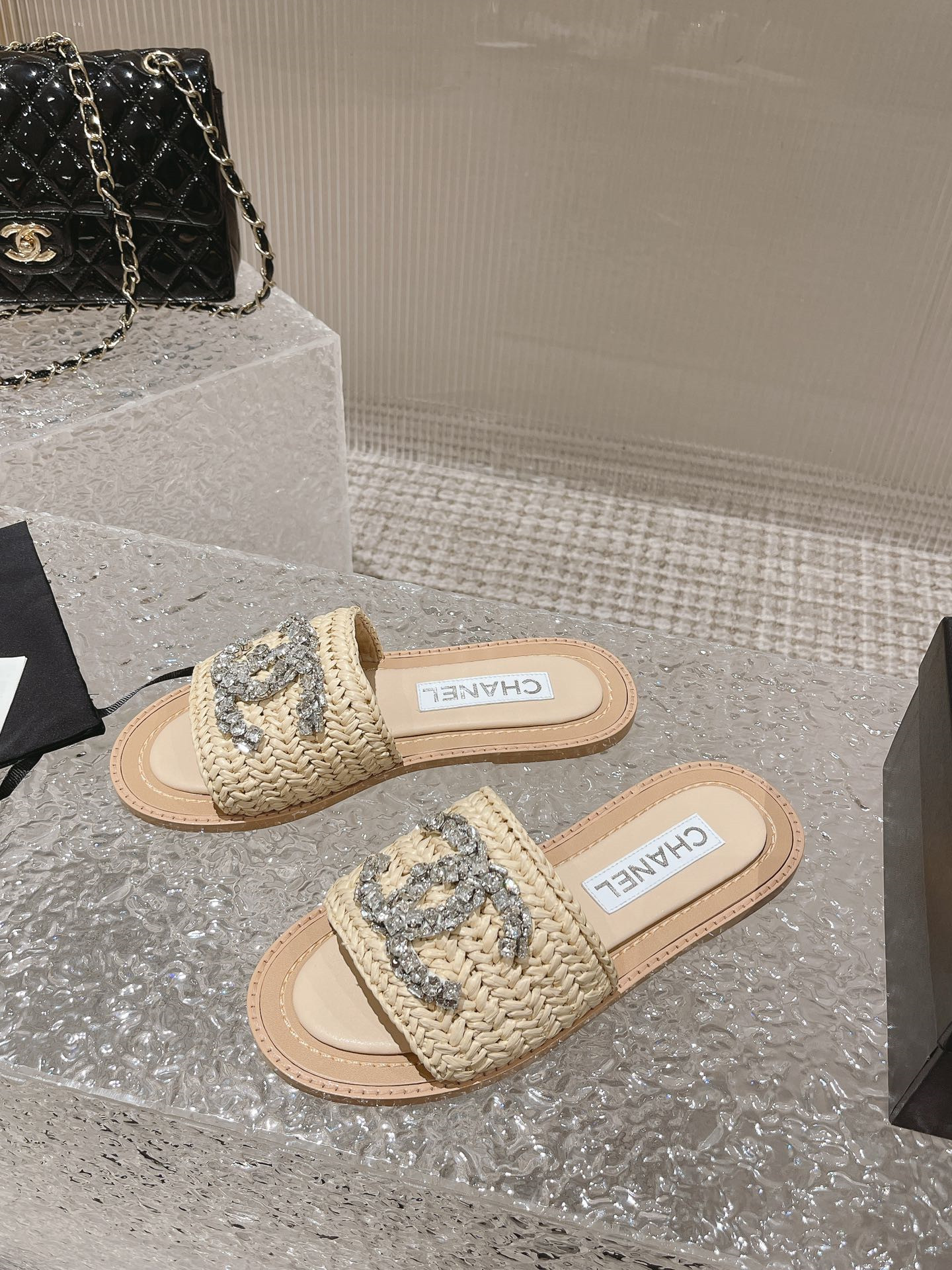 Best Replica Chanel rhinestone woven slippers - Colareps