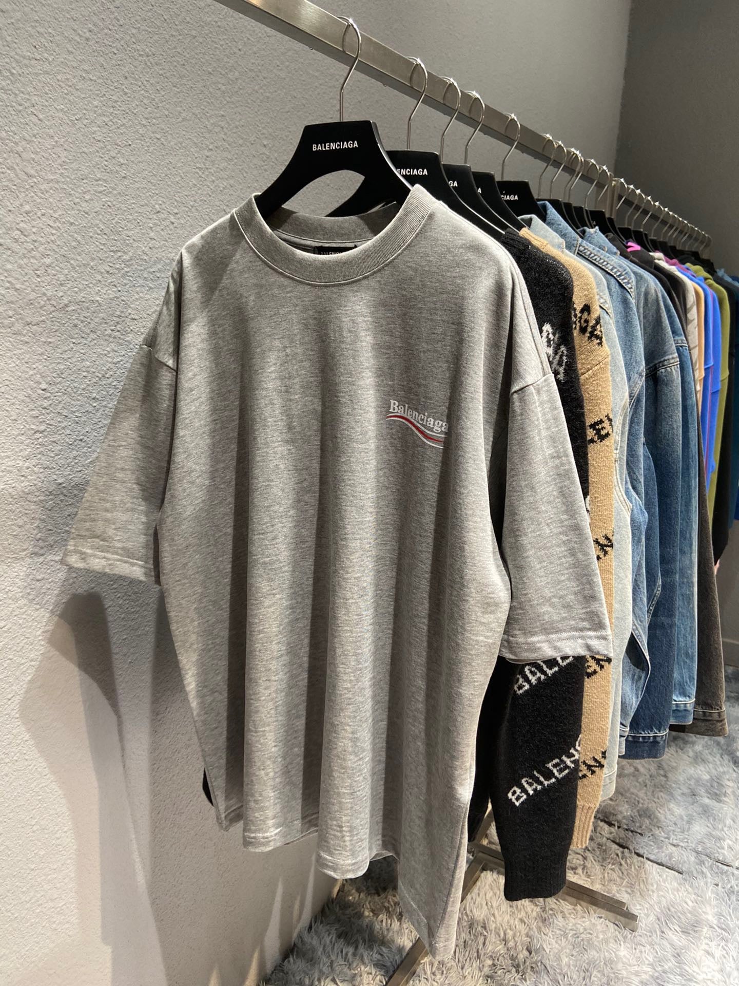 Best Replica Balenciaga T-shirt - Colareps
