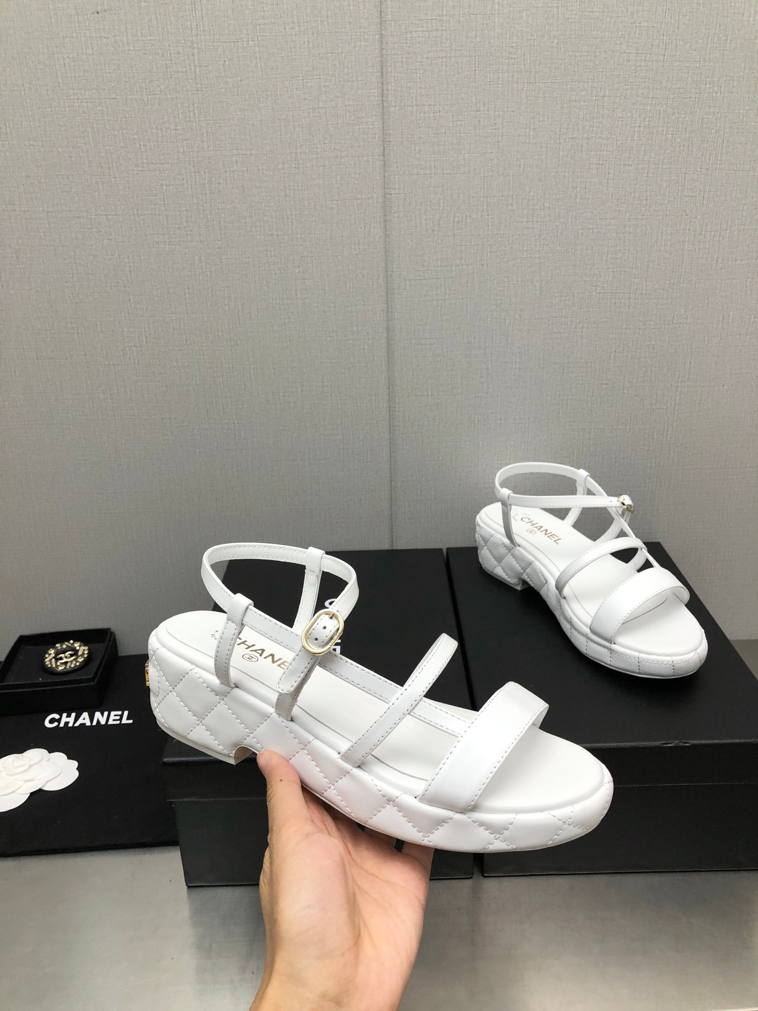 Best Replica Chanel back metal logo sandals - Colareps