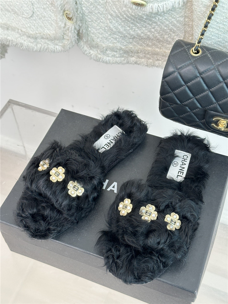 Best Replica Chanel new Mier pure wool double C four-leaf clover fur slippers - Colareps