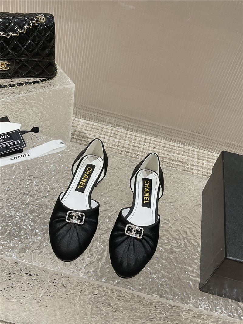 Best Replica Chanel explosion diamond buckle hollow sandals - Colareps