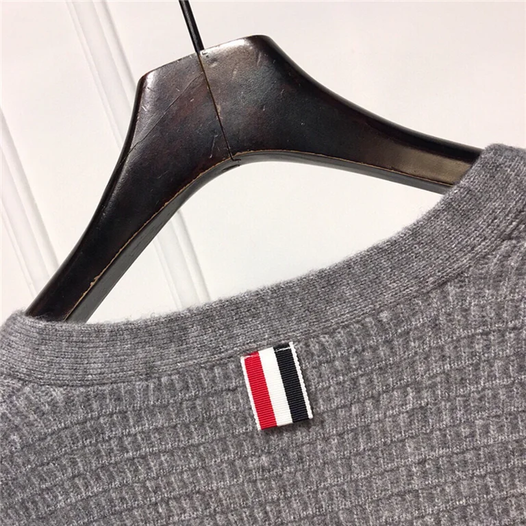 Best Replica Thom Browne Cardigan - Colareps