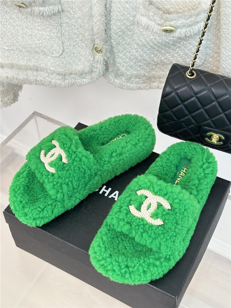 Best Replica Chanel classic four seasons double C plush slippers - Colareps