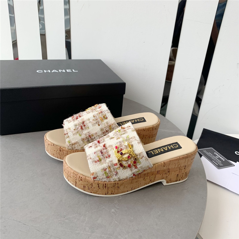 Best Replica Chanel rhombus thick-soled flip flops - Colareps