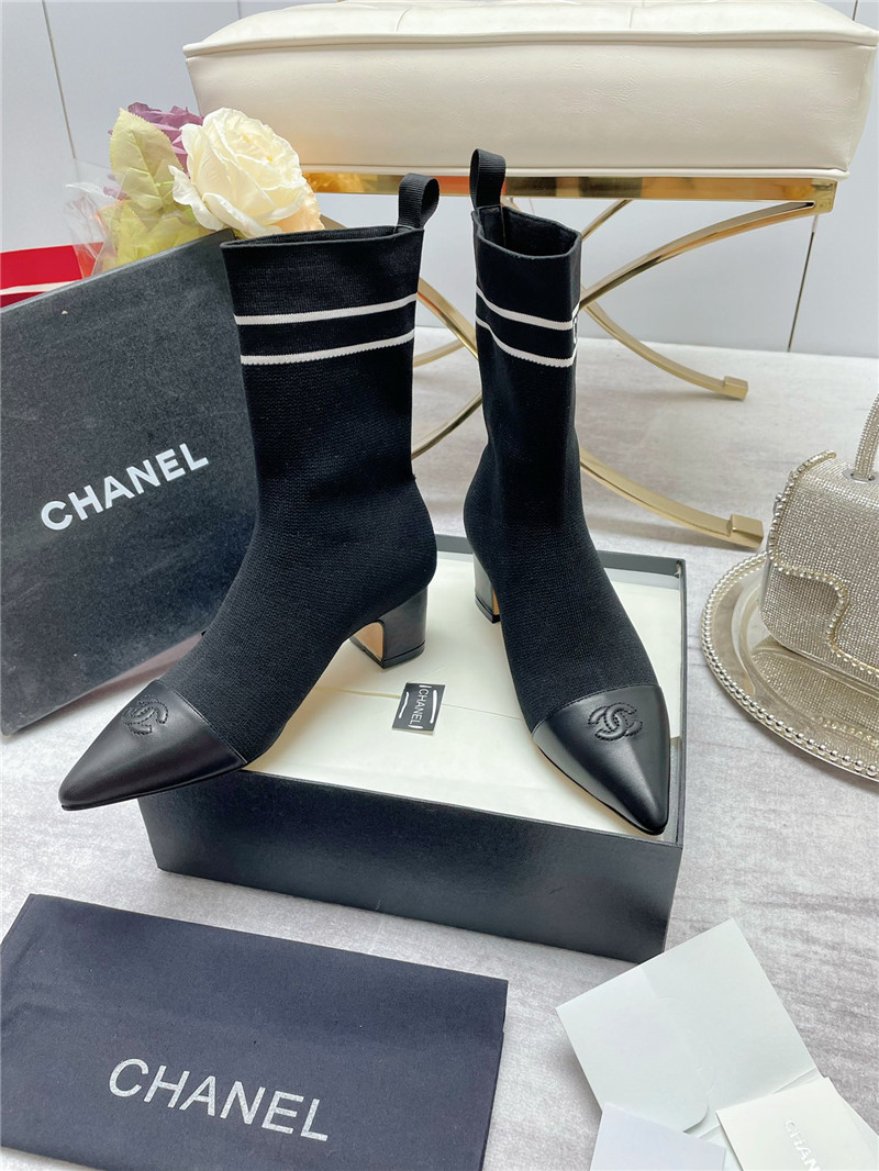 Best Replica chanel logo pointed toe chunky heel ankle boots - Colareps