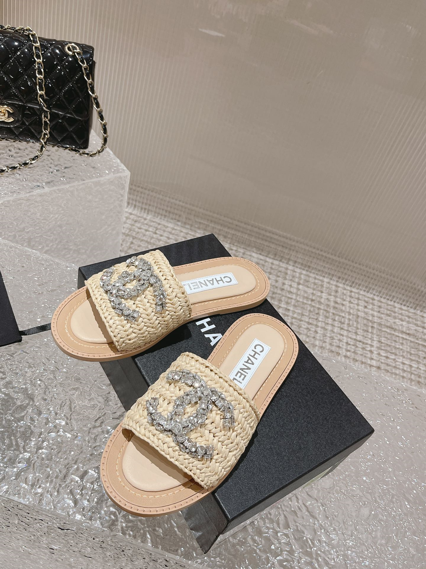 Best Replica Chanel rhinestone woven slippers - Colareps