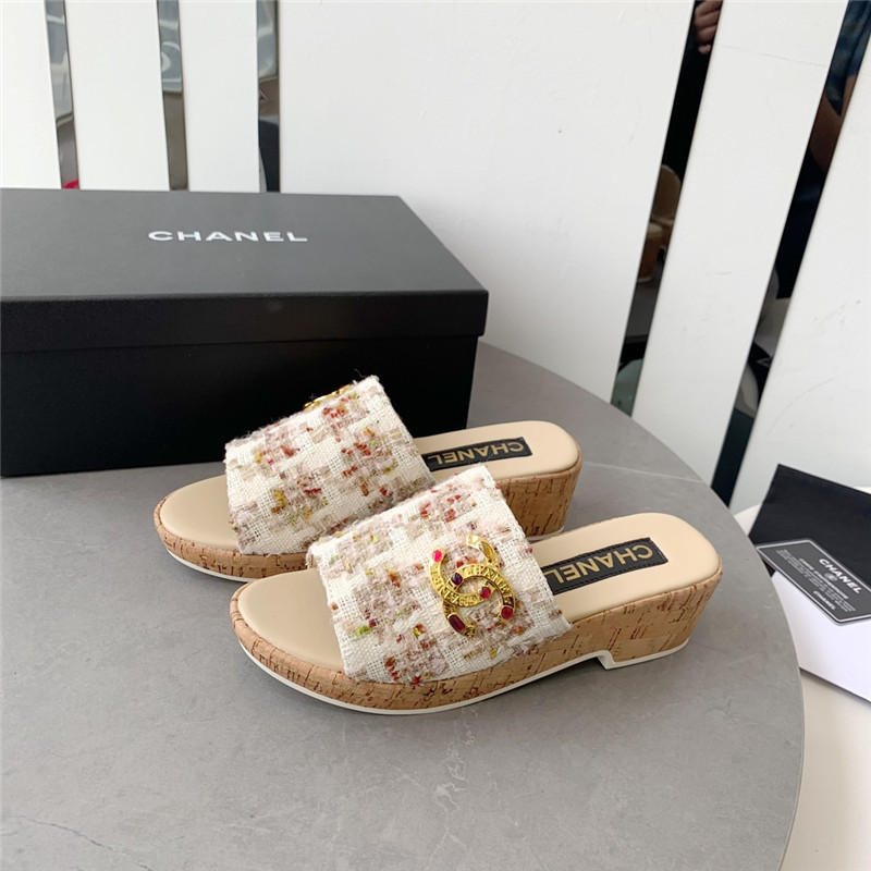 Best Replica Chanel rhombus thick-soled flip flops - Colareps