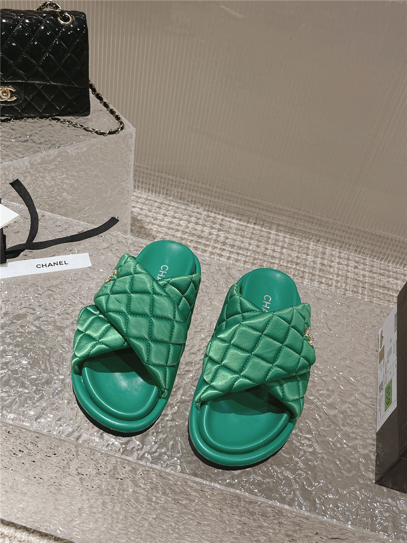 Best Replica Chanel Lingge Velcro Thick Bottom Bread Lazy Slippers - Colareps