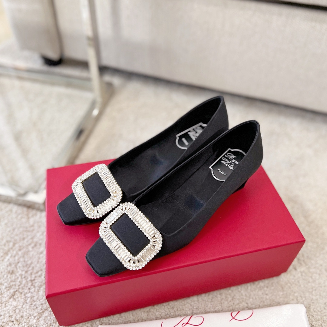 Best Replica Roger vivier silk diamond buckle square heel shoes - Colareps