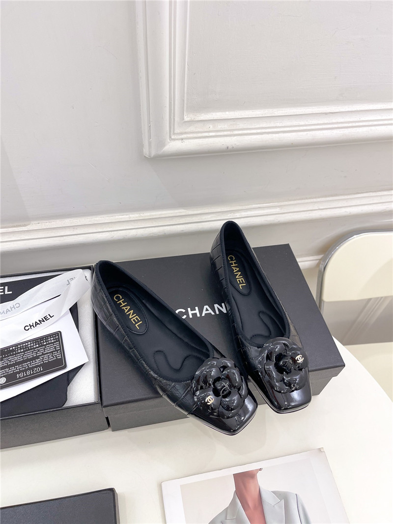 Best Replica Chanel catwalk style camellia shoes - Colareps