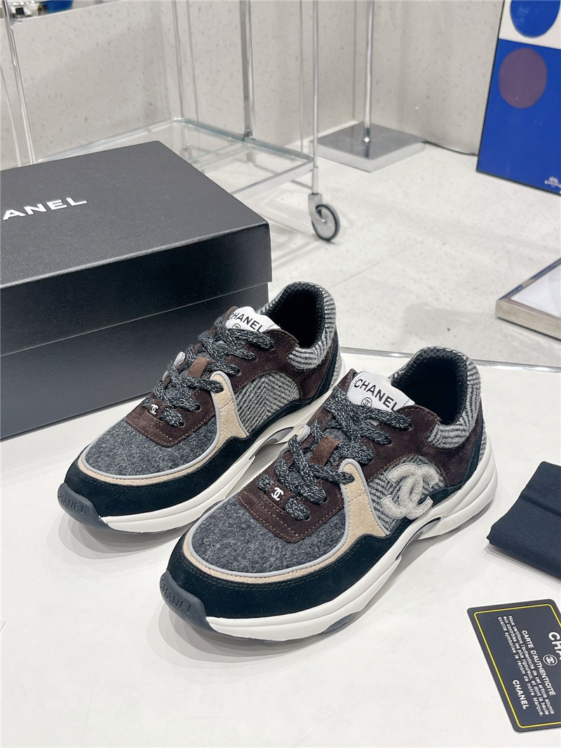Best Replica chanel logo casual sneakers womens - Colareps