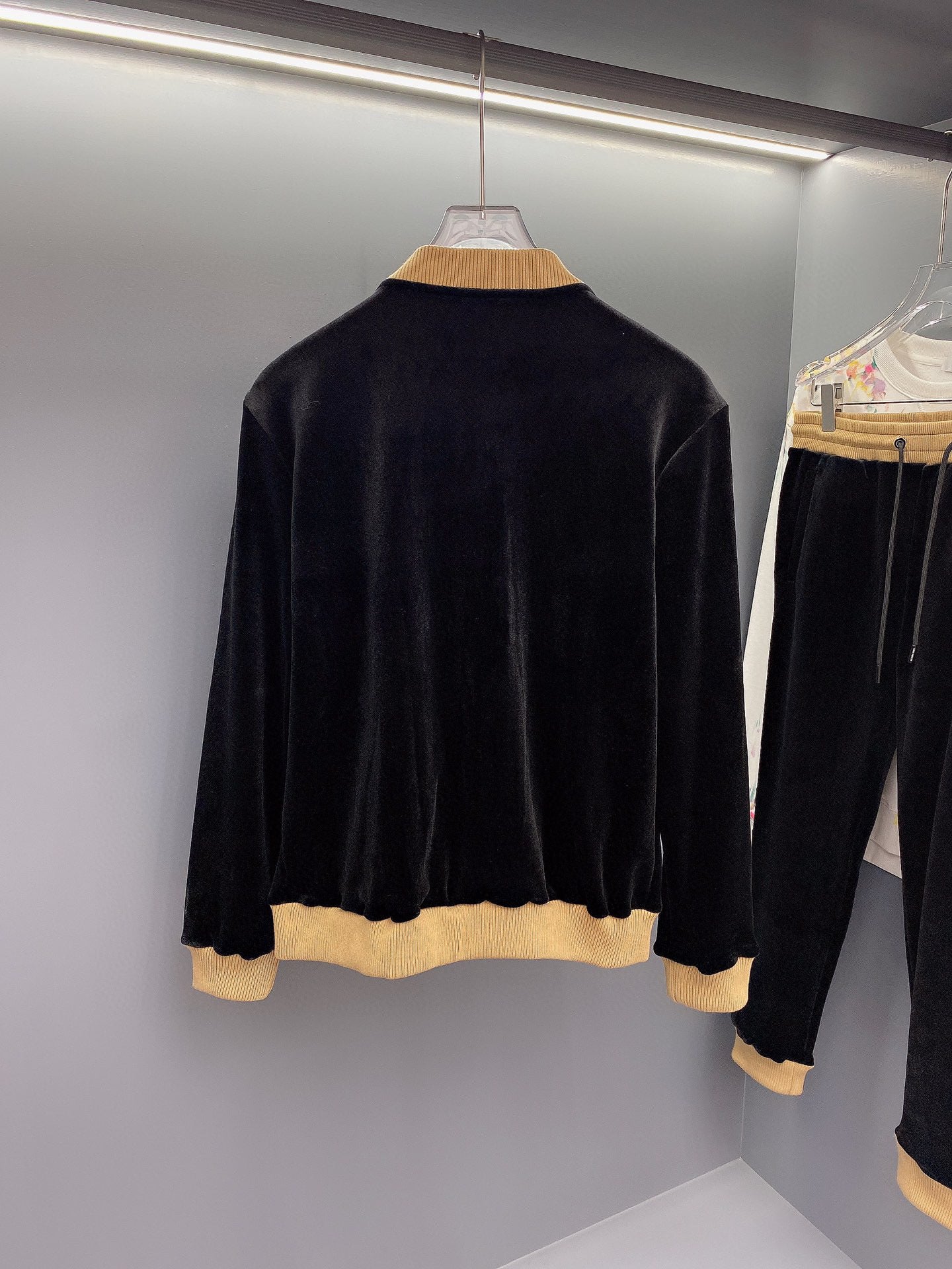 Best Replica Louis Vuitton Jacket + Pants Set - Colareps