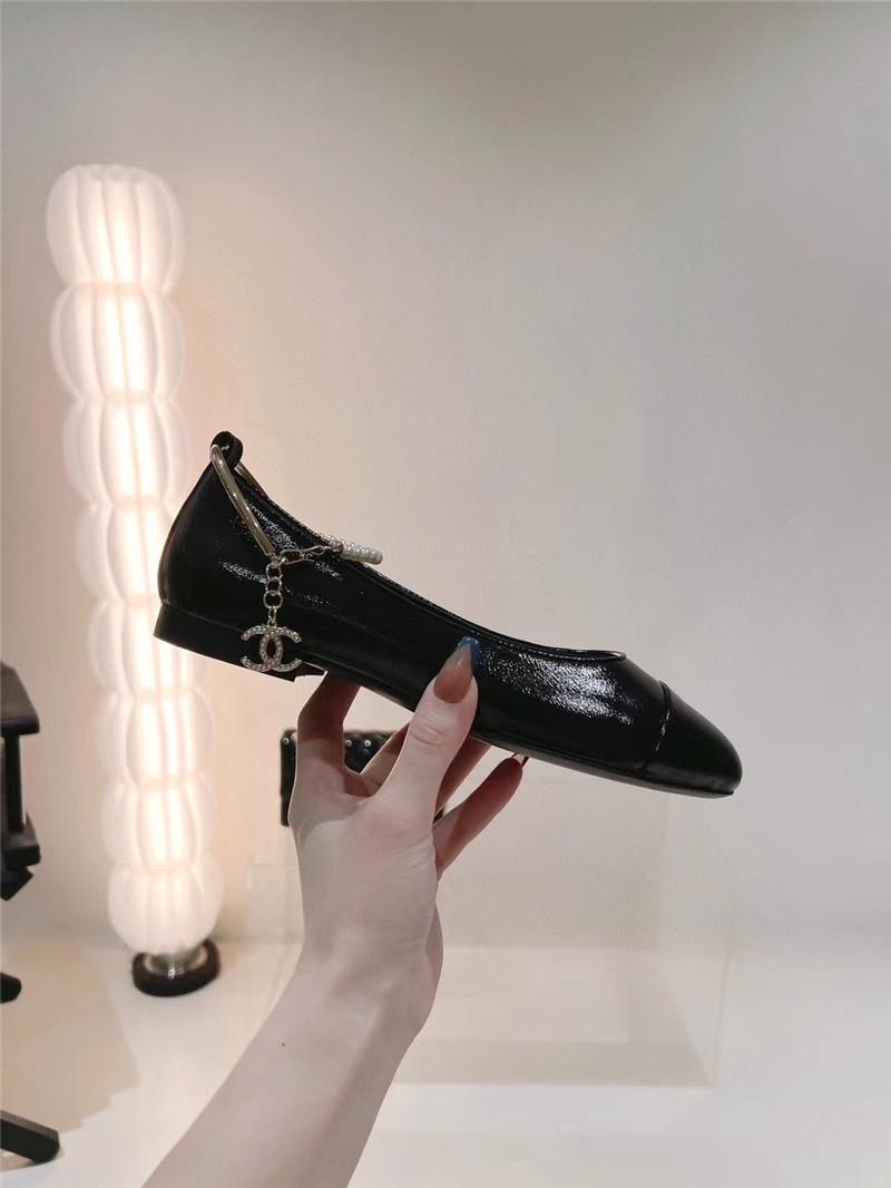 Best Replica Chanel 23C pearl Mary Jane shoes - Colareps