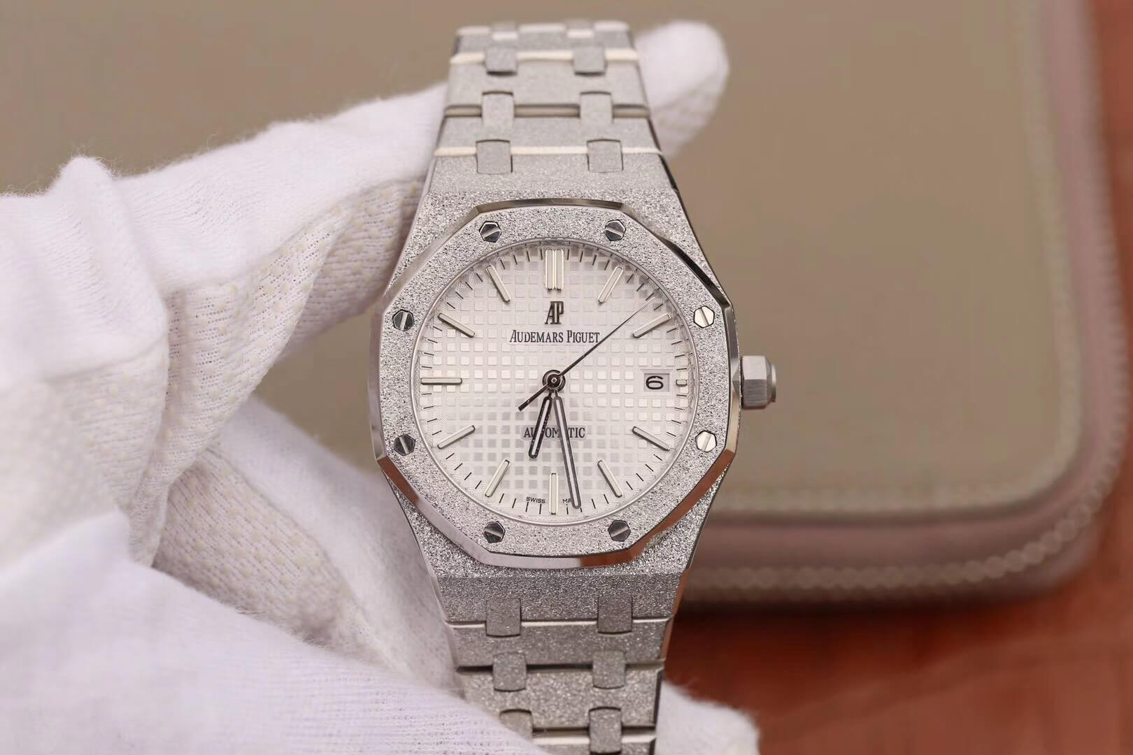 Best Replica Replica Audemars Piguet Royal Oak 15454BC.GG.1259BC.01 1:1 Best Edition JH Factory Silver Dial - Colareps