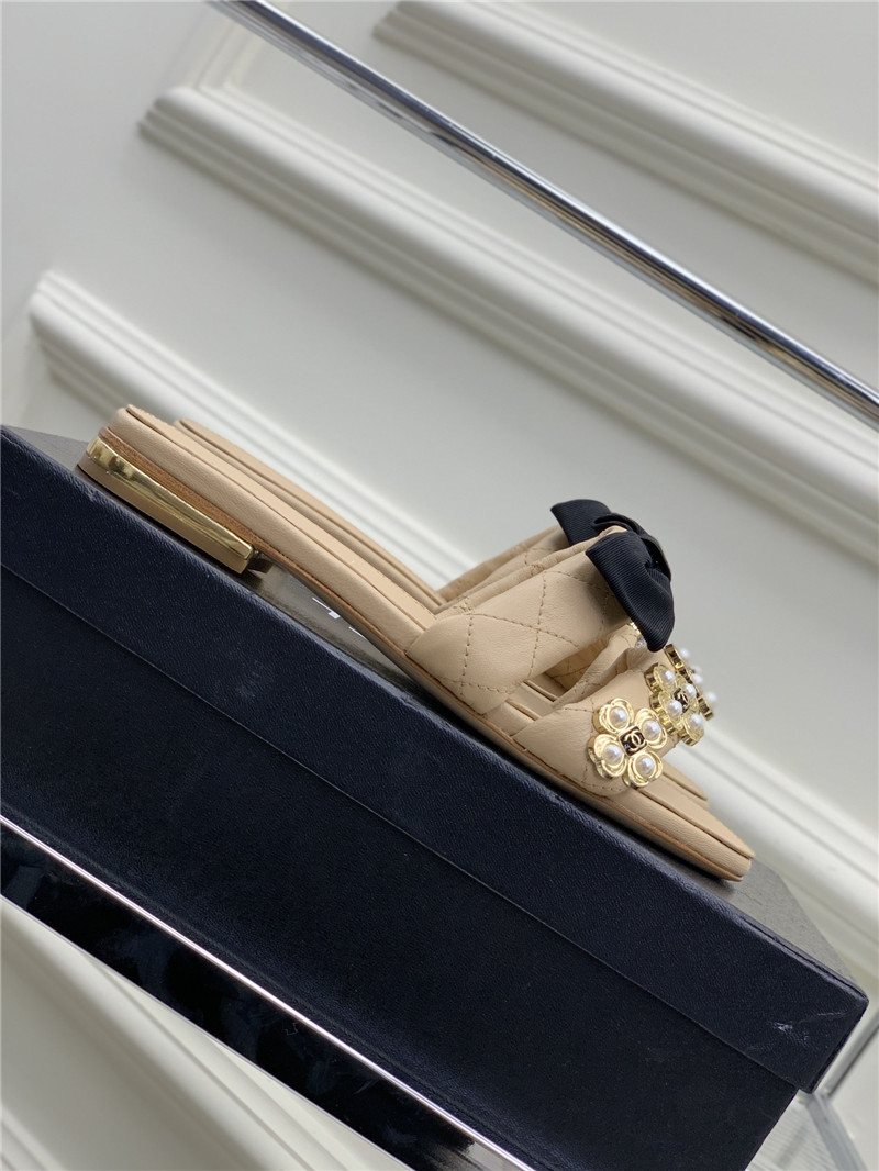 Best Replica chanel sheepskin lozenge slippers - Colareps