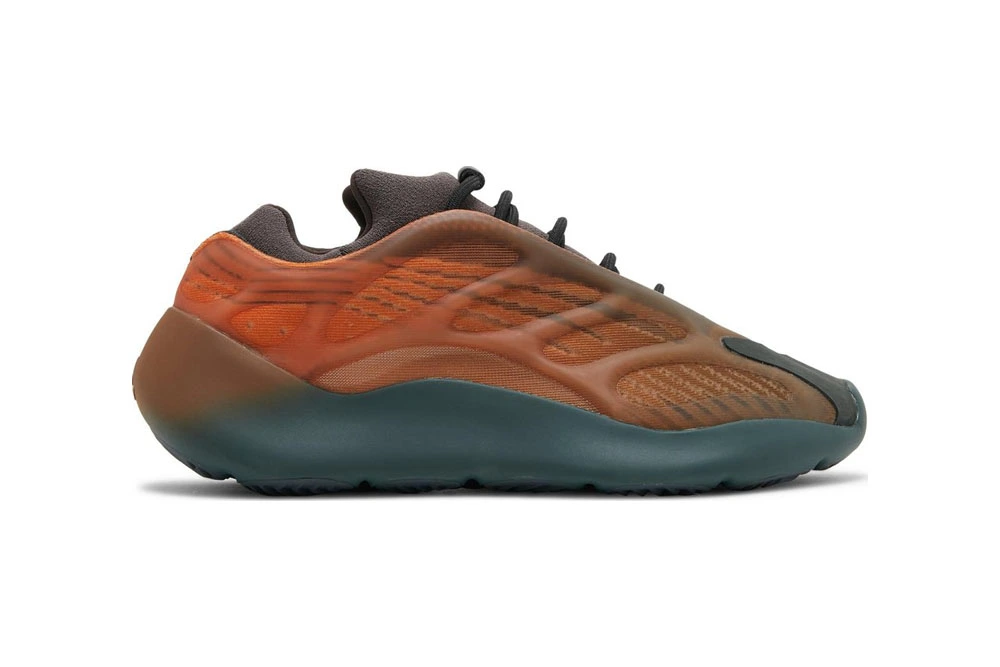 Best Replica Yeezy 700 V3 Copper Fade Replica - Colareps