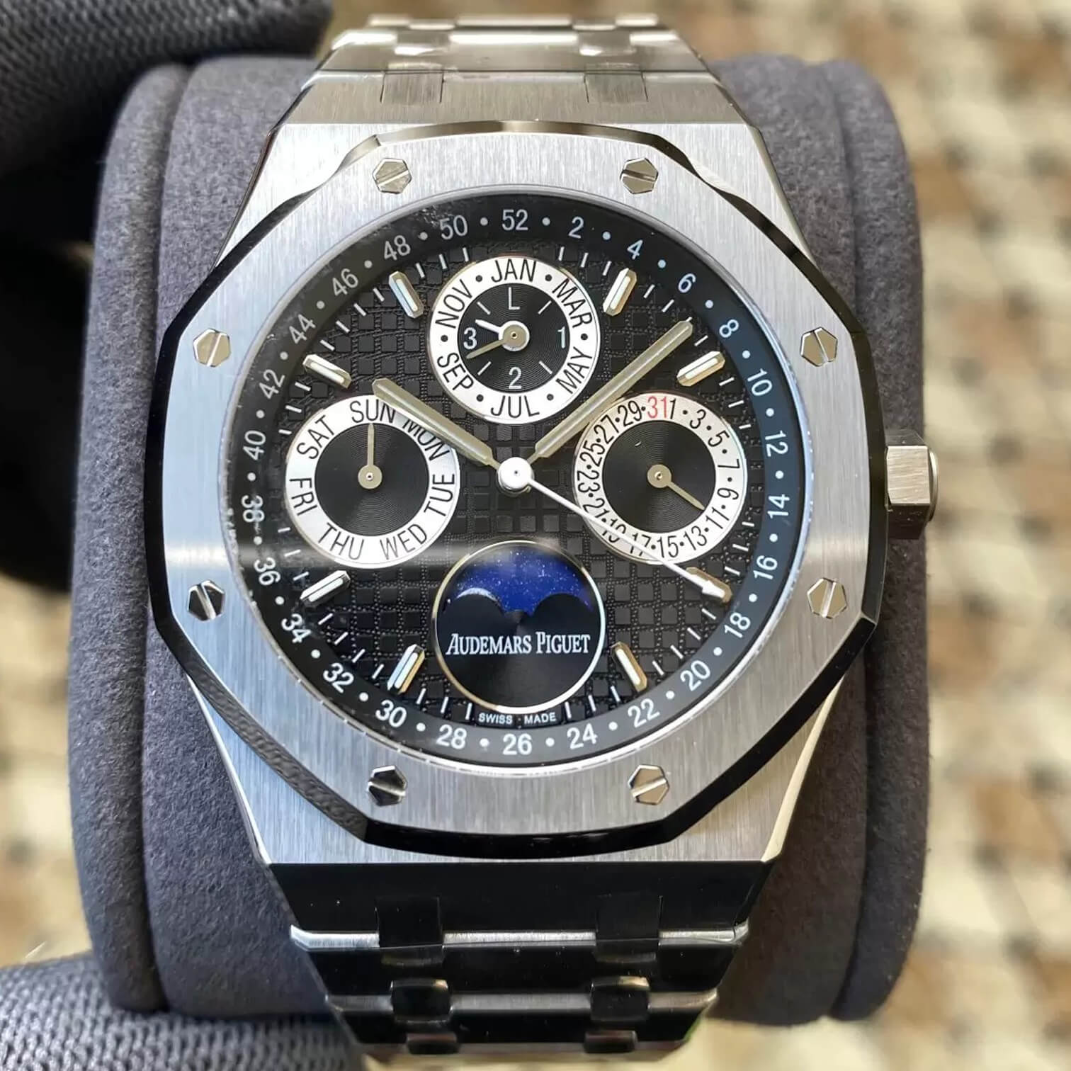 Best Replica Replica Audemars Piguet Royal Oak 26597PT.OO.1220PT.01 1:1 Best Edition APS Factory Black Dial - Colareps