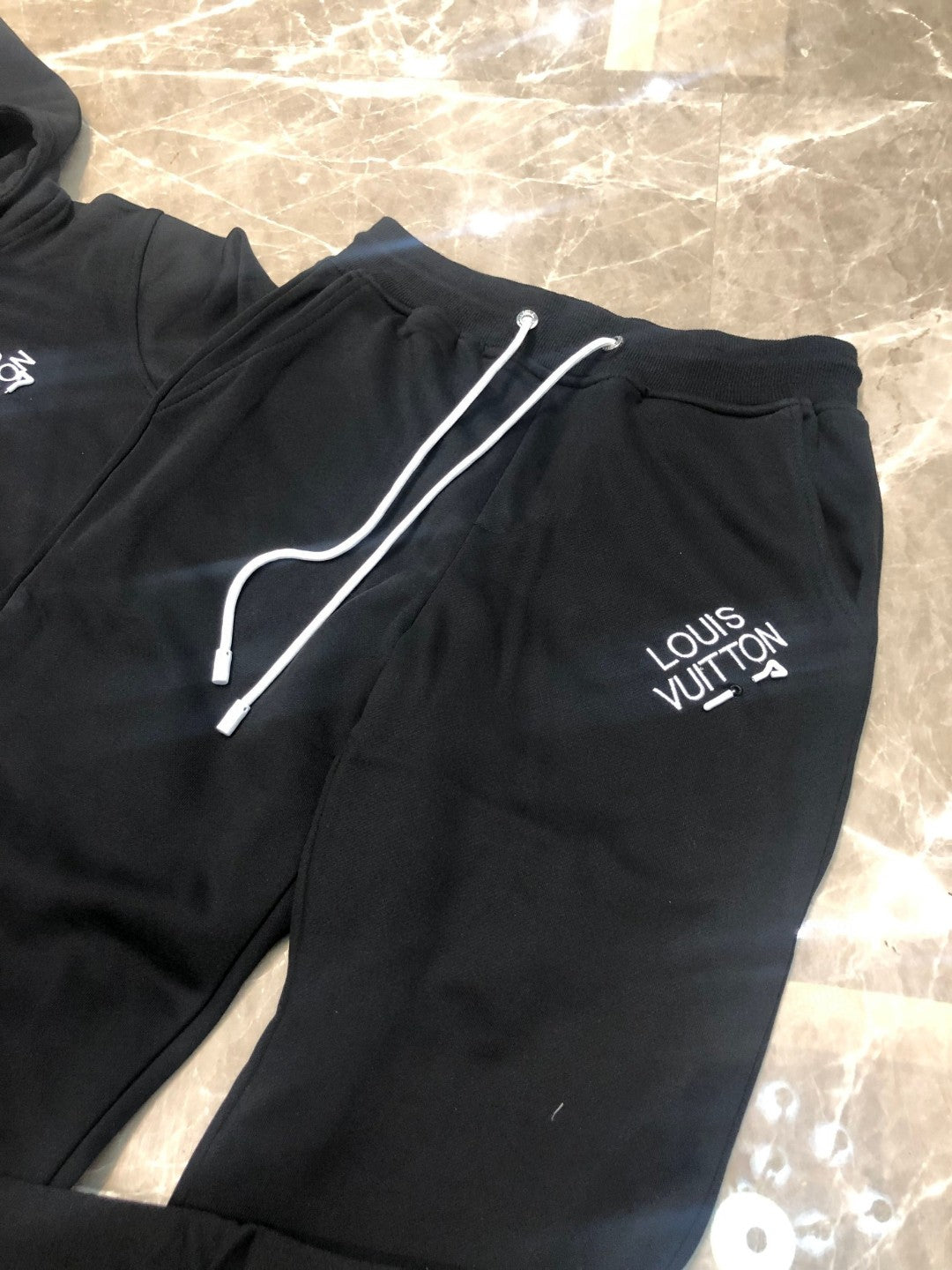 Best Replica Louis Vuitton Hoodie and Sweatpants Set - Colareps