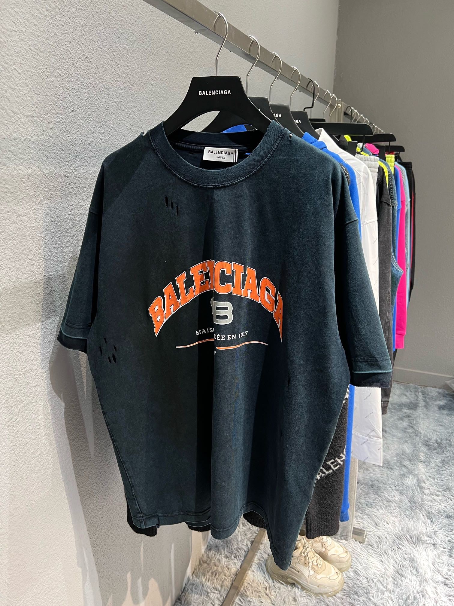 Best Replica Balenciaga T-shirt - Colareps