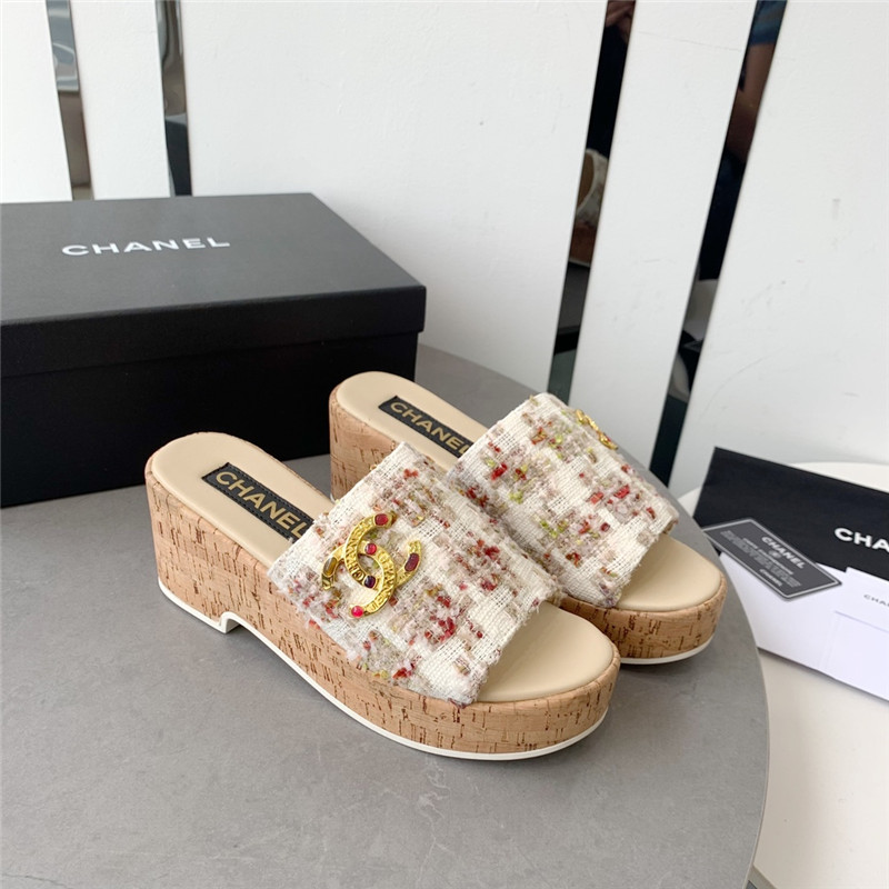 Best Replica Chanel rhombus thick-soled flip flops - Colareps