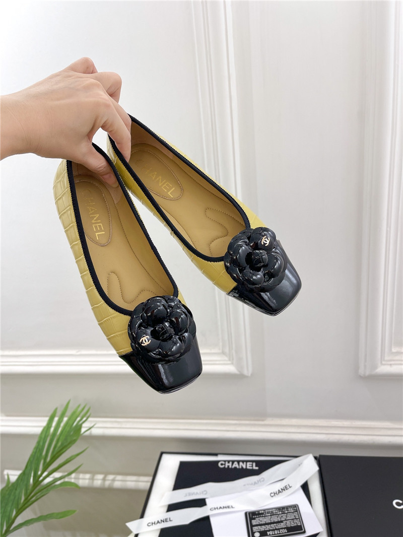 Best Replica Chanel catwalk style camellia shoes - Colareps