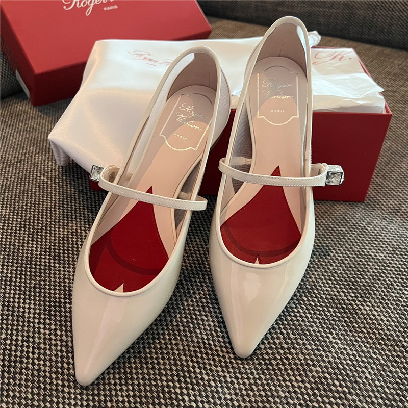 Best Replica Roger vivier new side drill buckle high heels - Colareps