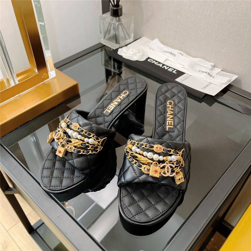 Best Replica chanel pendant pearl chain high heel slippers - Colareps