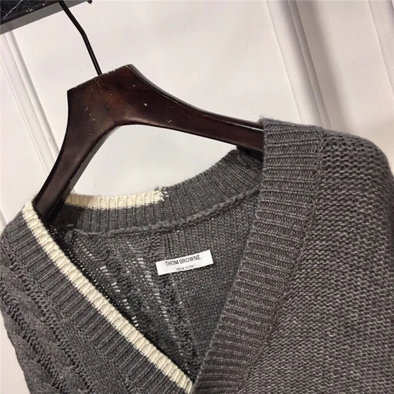 Best Replica Thom Browne Cardigan - Colareps