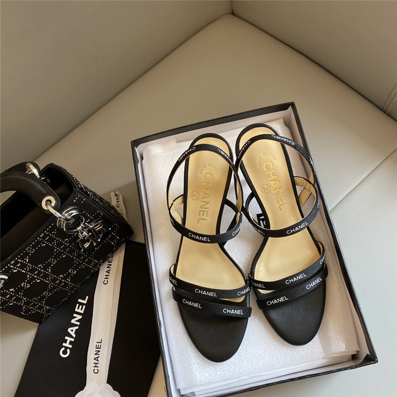 Best Replica Chanel middle-aged series logo strappy high-heeled sandals - Colareps