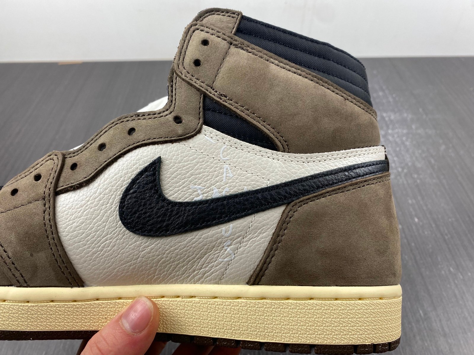 Best Replica Jordan 1 Retro High Travis Scott Mocha Extended size 14 - Colareps