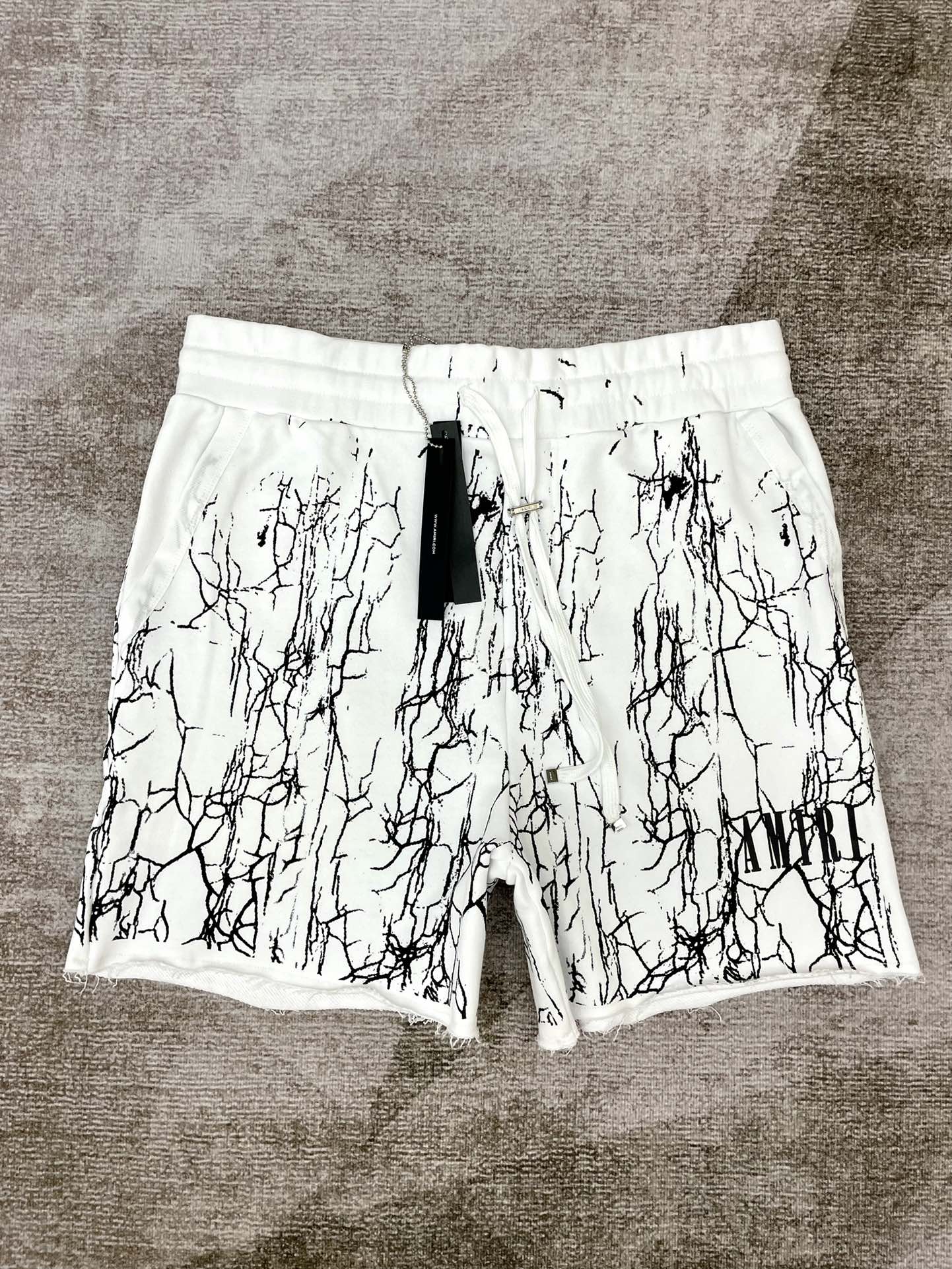Best Replica 1:1 quality version White & Black cracked printed shorts - Colareps