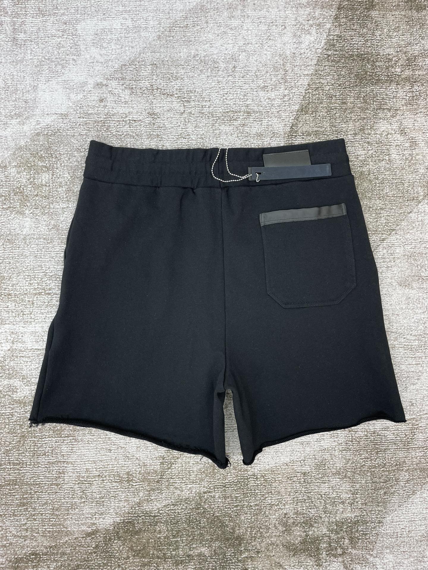 Best Replica 1:1 quality version Black & white embroidered print shorts - Colareps