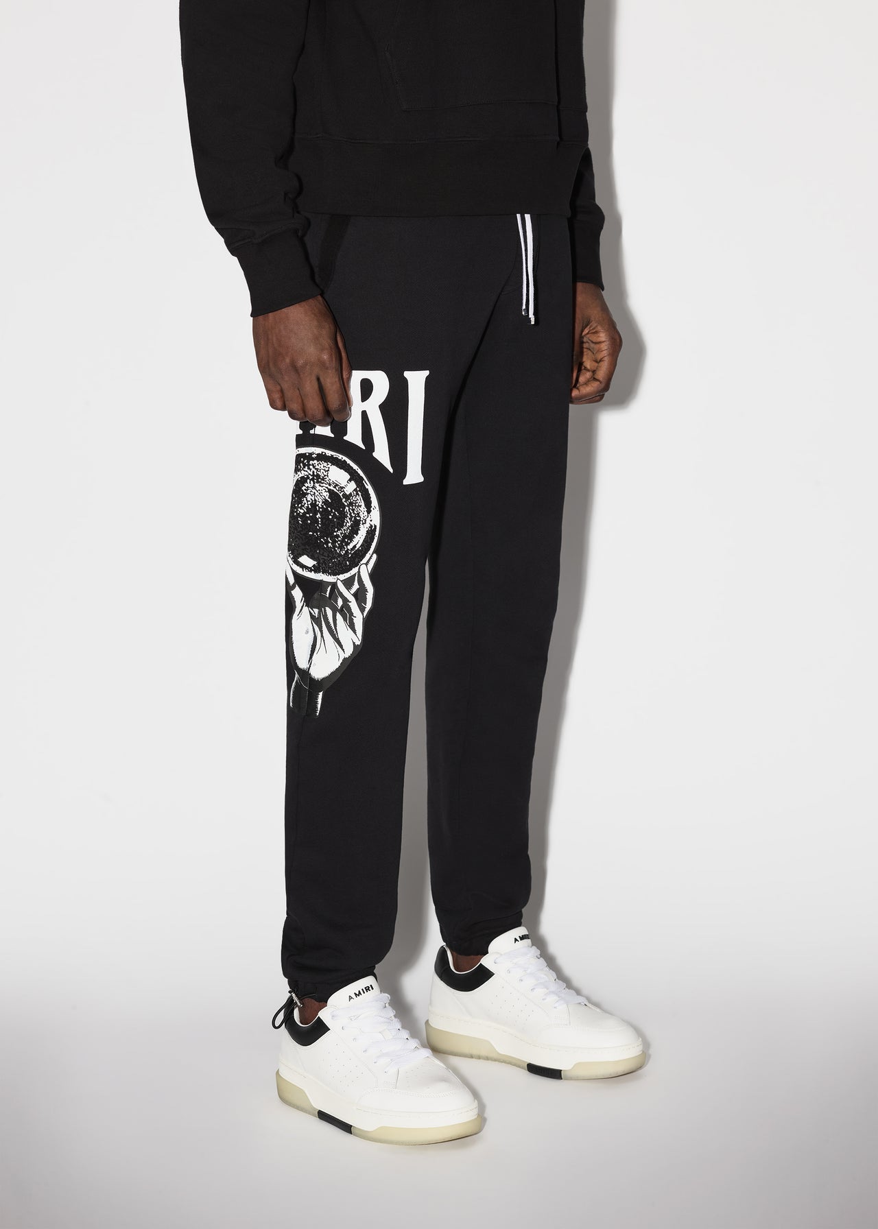 Best Replica 1:1 quality version Letter logo hand holding the earth printed pants - Colareps