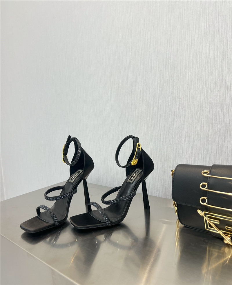 Best Replica FENDI joint catwalk show sandals - Colareps