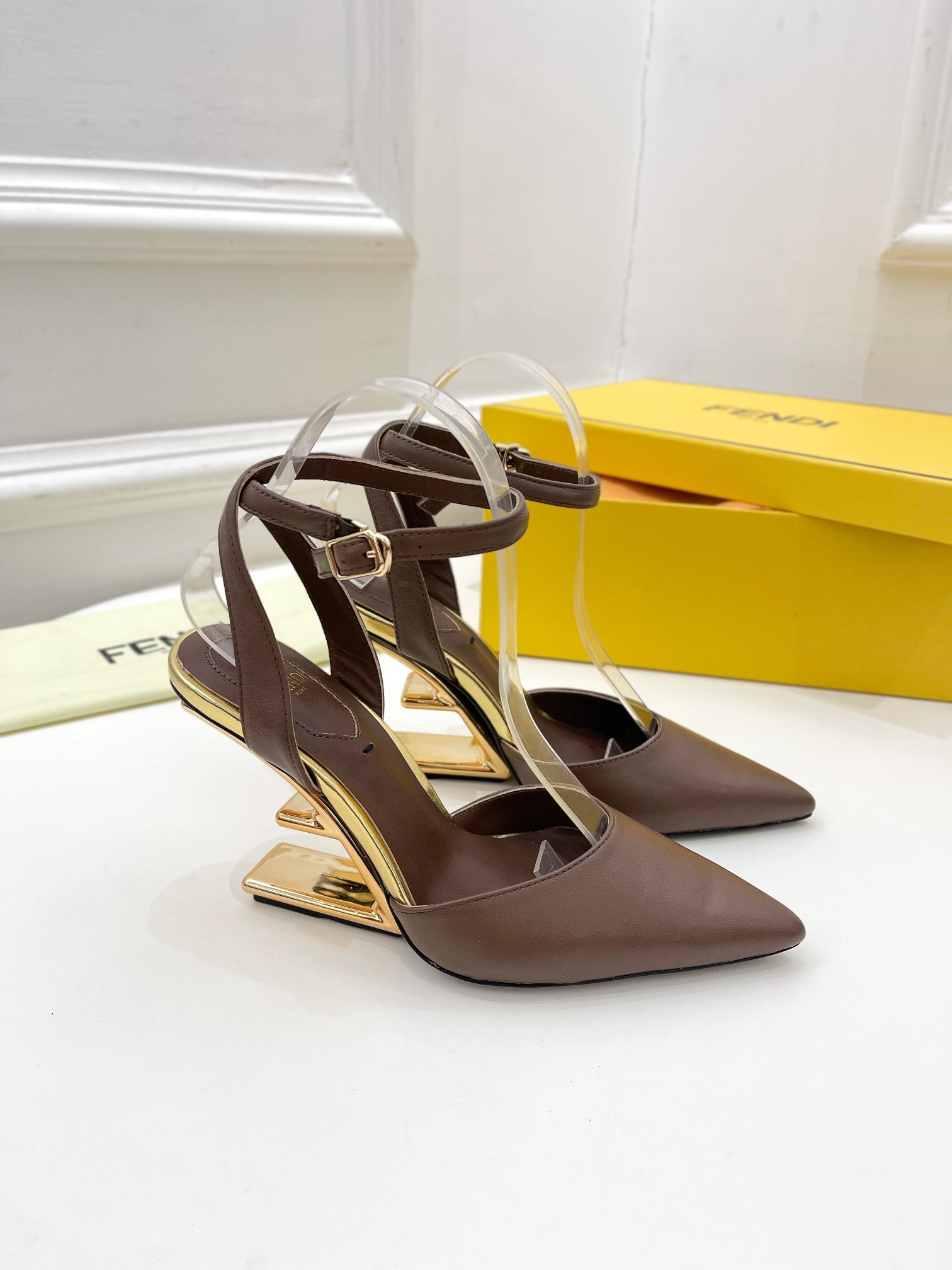 Best Replica fendi first leather high-heel sandals - Colareps