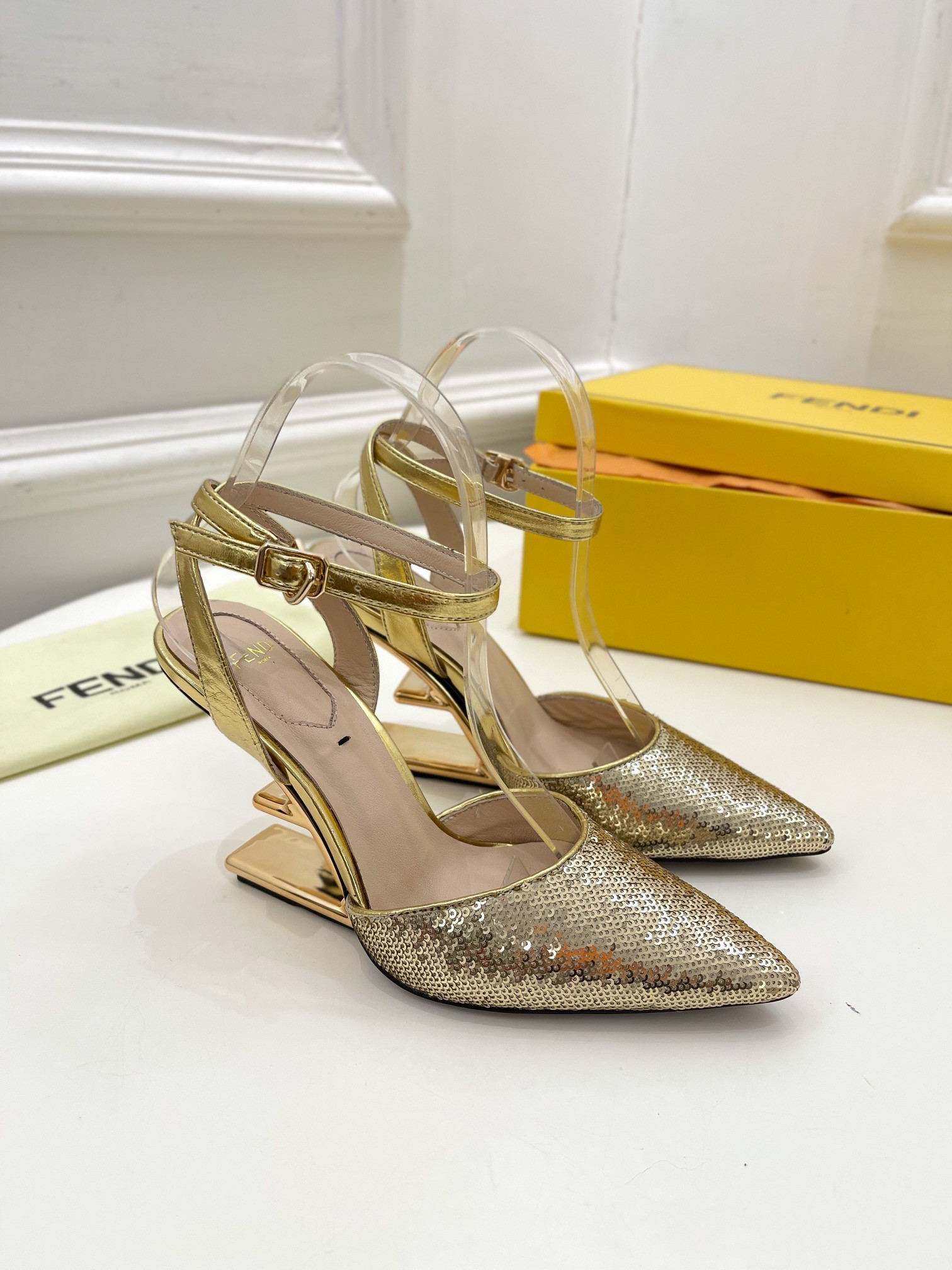 Best Replica fendi first leather high-heel sandals - Colareps