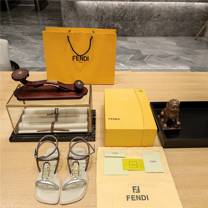 Best Replica fendi flat beach sandals - Colareps