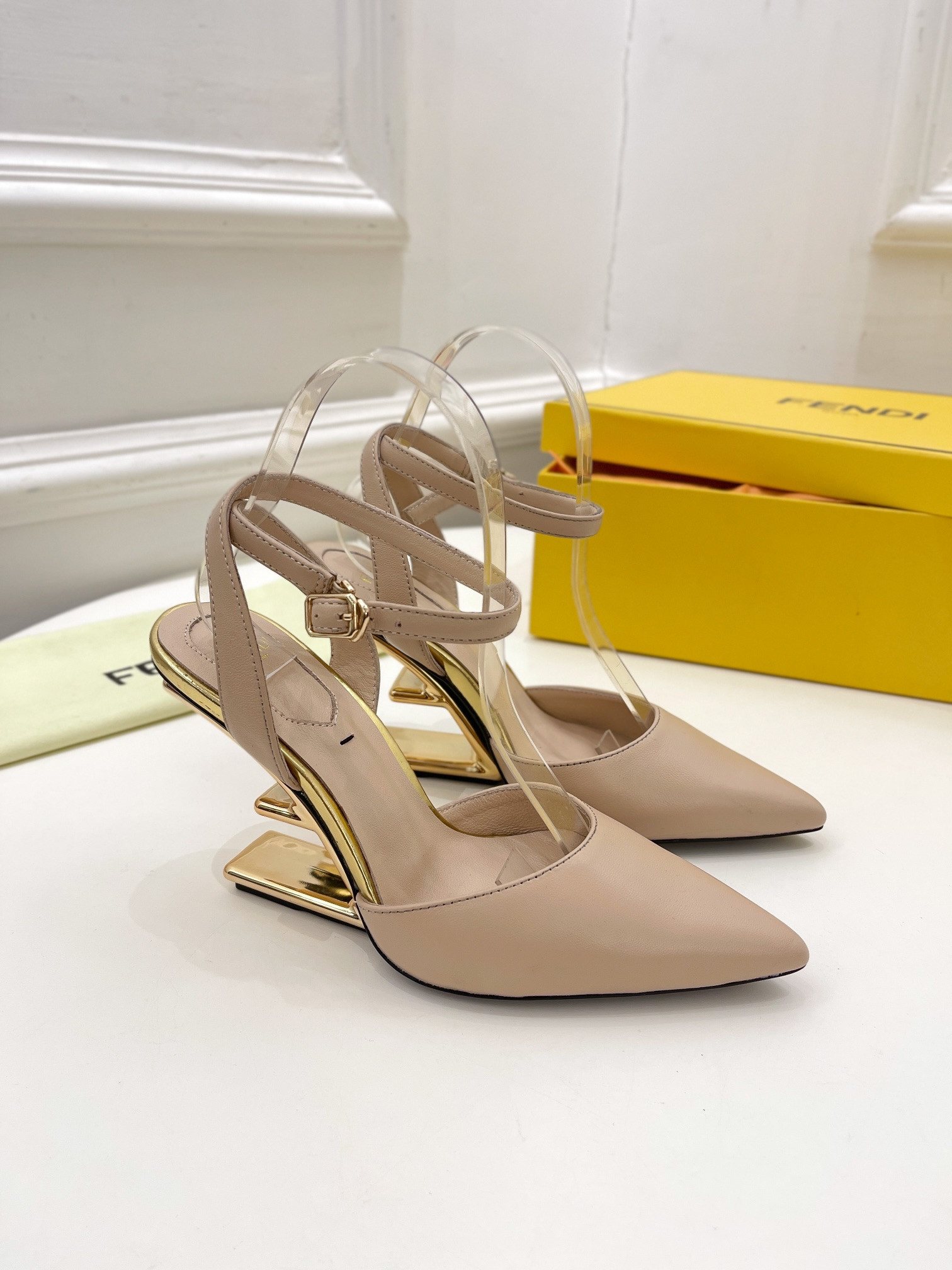 Best Replica fendi first leather high-heel sandals - Colareps