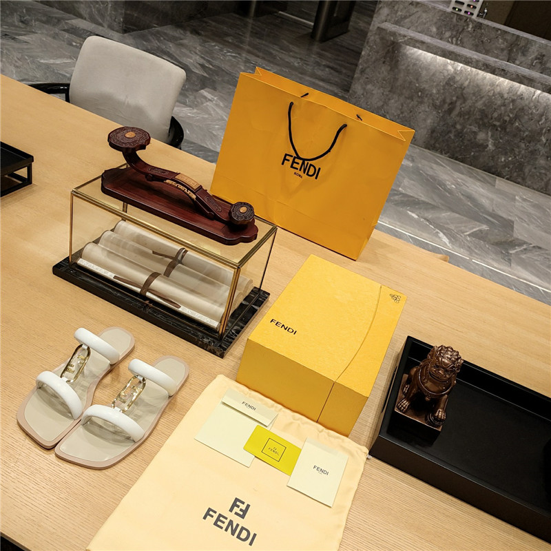 Best Replica fendi flat beach sandals - Colareps