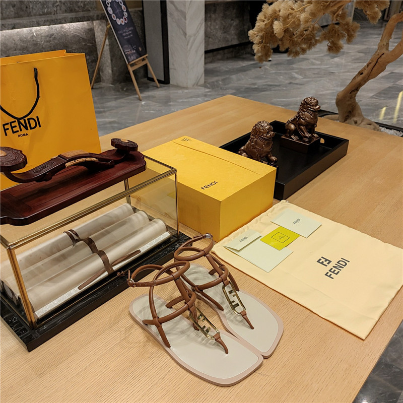 Best Replica fendi flat beach sandals - Colareps