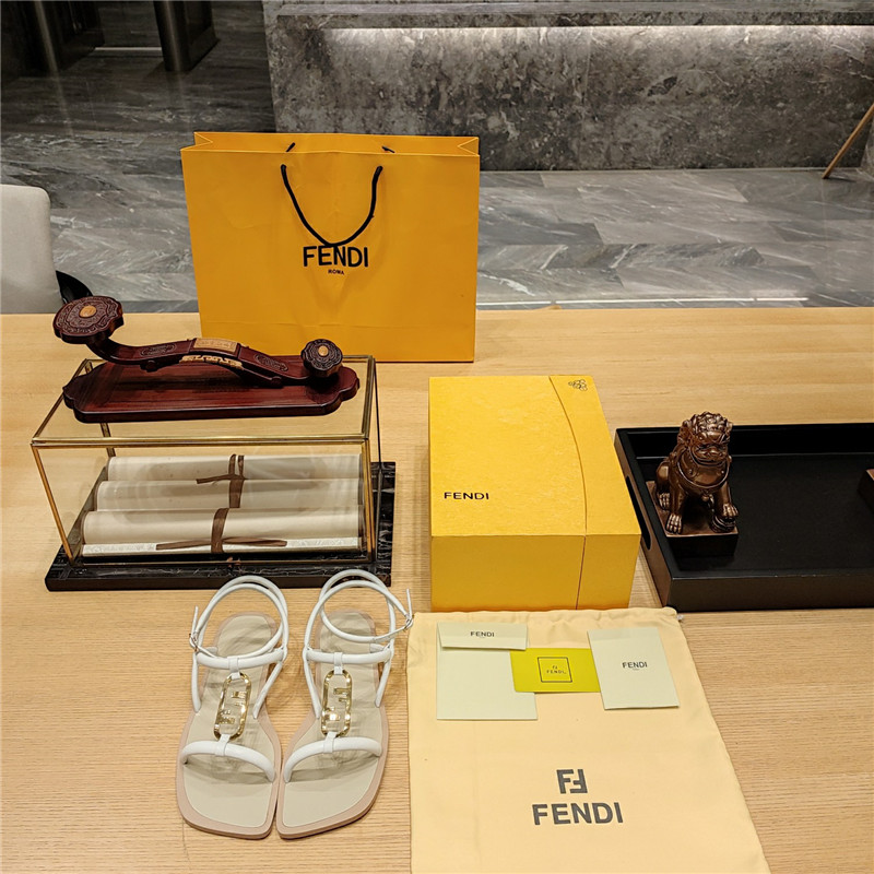 Best Replica fendi flat beach sandals - Colareps