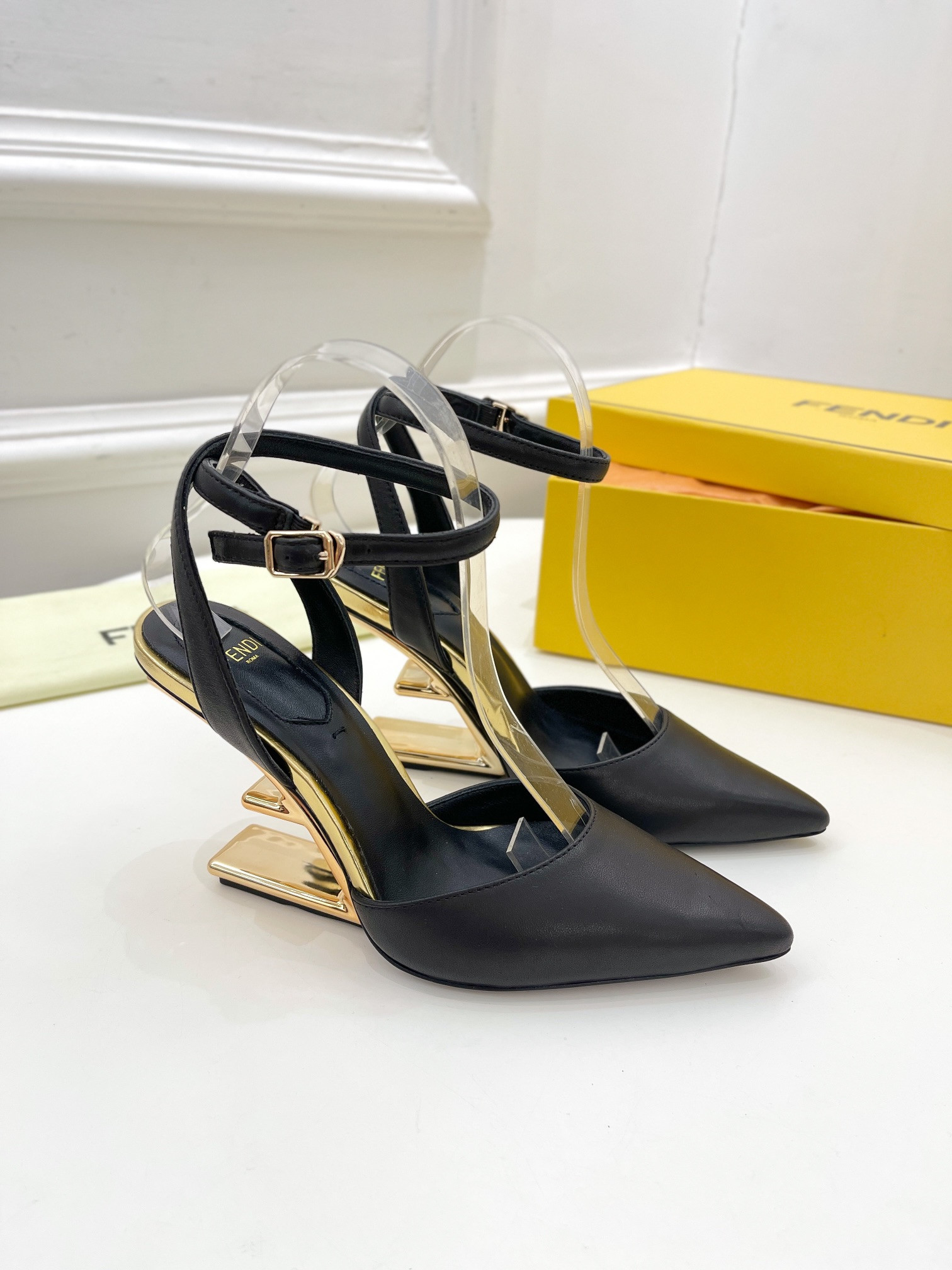 Best Replica fendi first leather high-heel sandals - Colareps