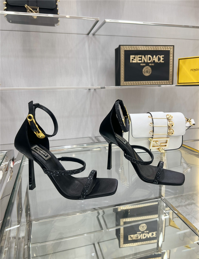 Best Replica FENDI joint catwalk show sandals - Colareps