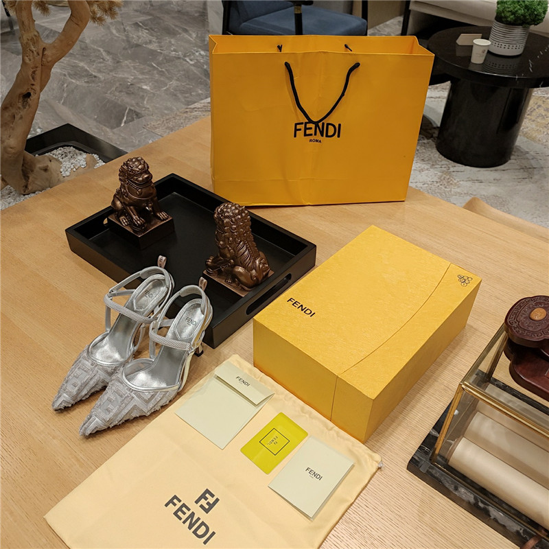 Best Replica fendi flocked embroidered pointed toe sandals - Colareps