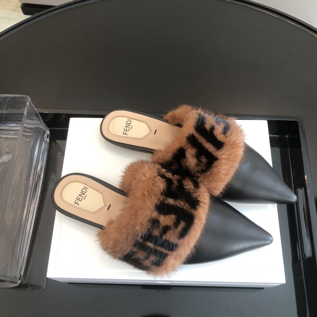 Best Replica fendi pointed mink fur flat bottom slippers - Colareps