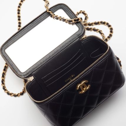 Best Replica Published in CLASSY magazine! CHANELLoved by women all over the world! Chanel Lambskin Vanity Bag - Colareps
