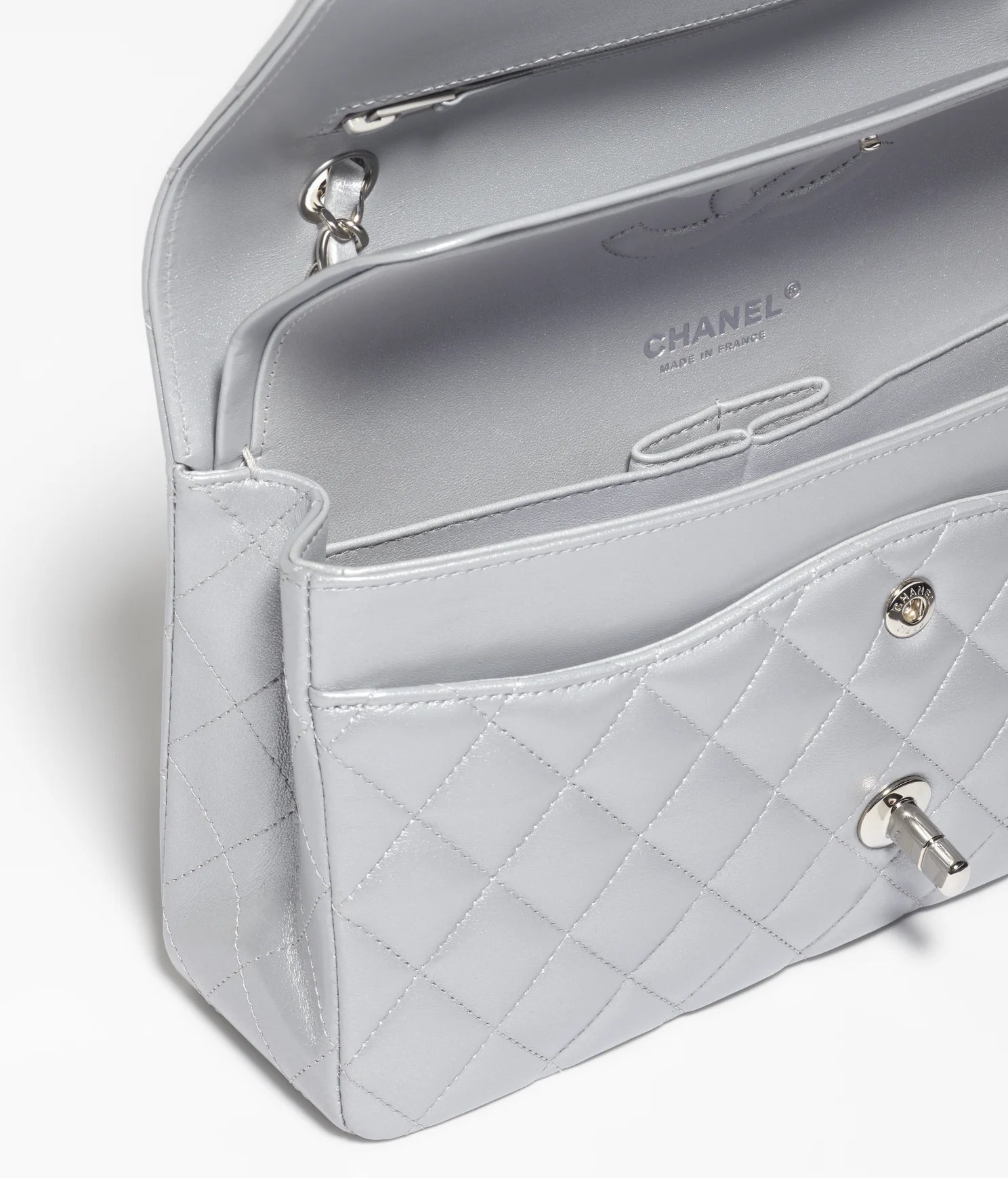 Best Replica CLASSIC HANDBAG Pearly Lambskin & Silver-Tone Metal - Colareps