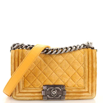 Best Replica Chanel Boy Flap Bag Quilted Velvet Small - Colareps